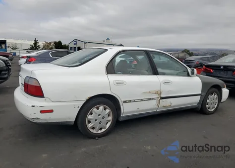 1997 Honda Accord Lx из США, поврежденный, VIN 1HGCD5636VA093013